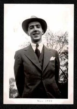HAPPY HANDSOME MAN 3 PIECE SUIT HAT OLD/VINTAGE PHOTO SNAPSHOT- E652
