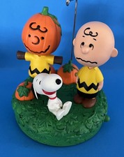 NEW Snoopy Halloween Great Pumpkin Hallmark Peanuts Decor SOUND LIGHT LTD ED