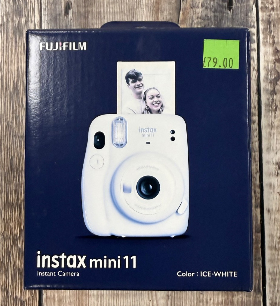 Fujifilm Instax Mini 11 Instant Camera - Ice White - BRAND NEW
