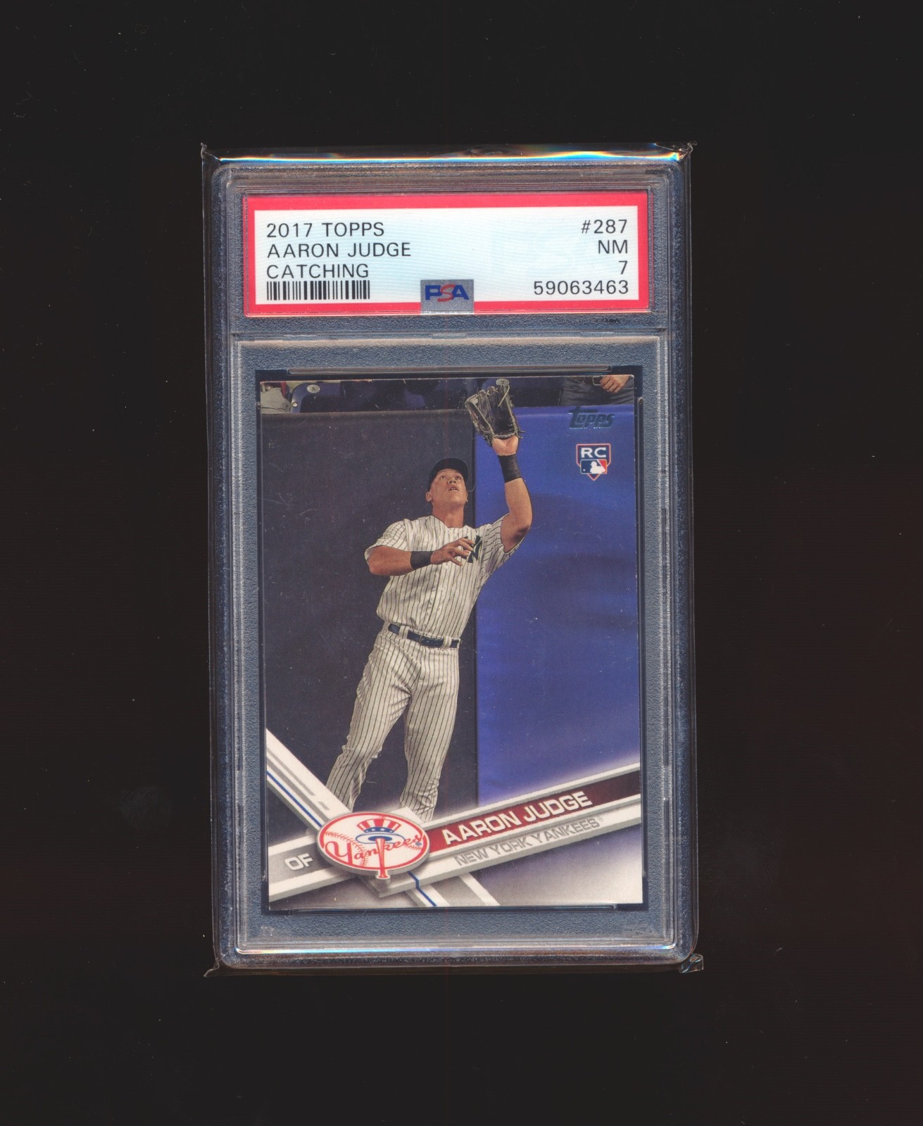 2017 TOPPS  CATCHING AARON JUDGE ROOKIE RC #287 PSA 7