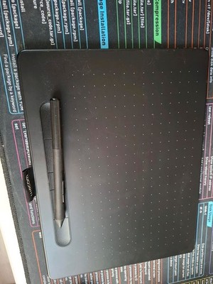 Wacom Intuos Bluetooth Grafiktablett - Schwarz, Medium (CTL-6100WLK-N)
