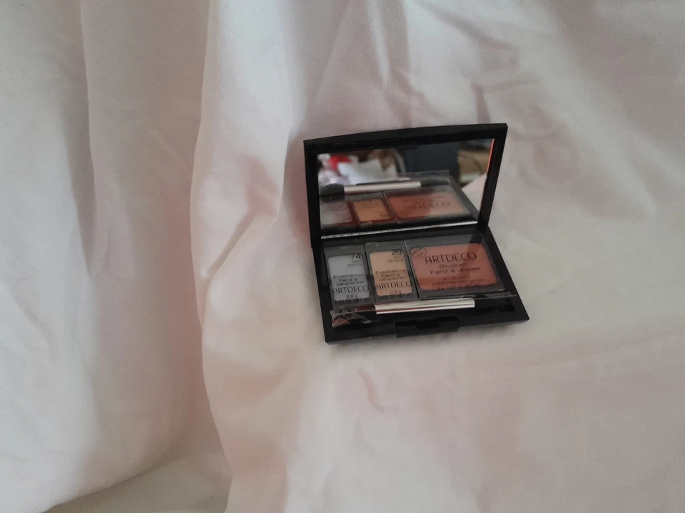 Artdeco Beauty Box Quatro limited Edition red Magnetisch - Bild 3 von 3