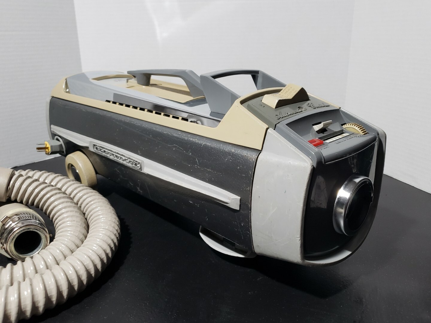 Electrolux Silverado DELUXE Canister Vacuum Cleaner w/ Hose CLEANED