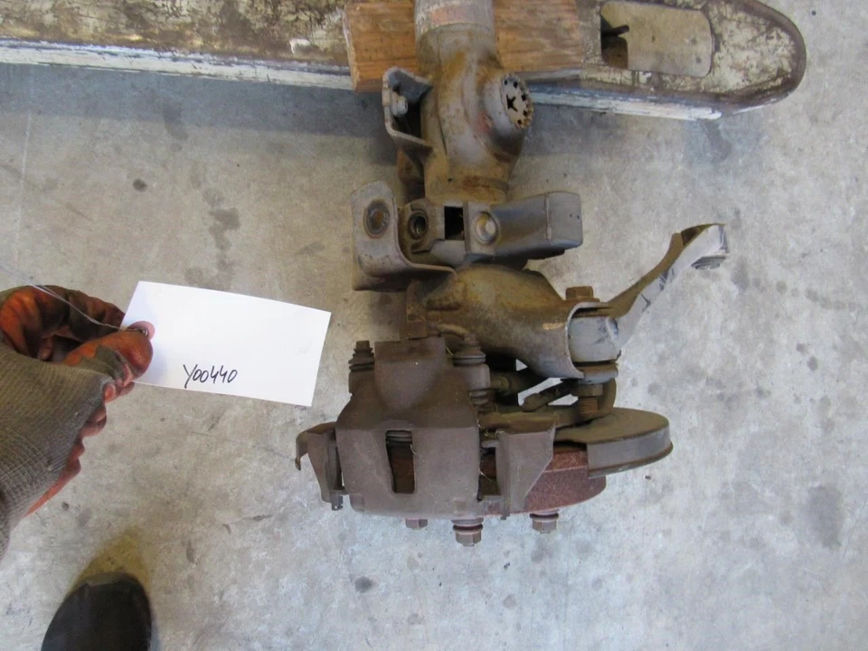 2000 Ford Expedition rear back differential axle assembly end housing 4x2 OEM Foto 4 de 4