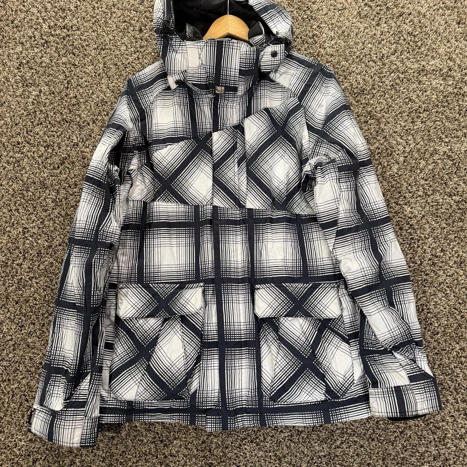Quiksilver Squadron No.70 Snow Jacket XL Black White Ski Snowboard Coat Unisex
Opens in a new window