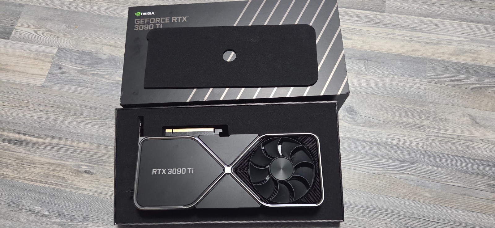 NVIDIA GeForce RTX 3090 Ti Founders Edition (FE) 24GB – Top Zustand – OVP – Voll