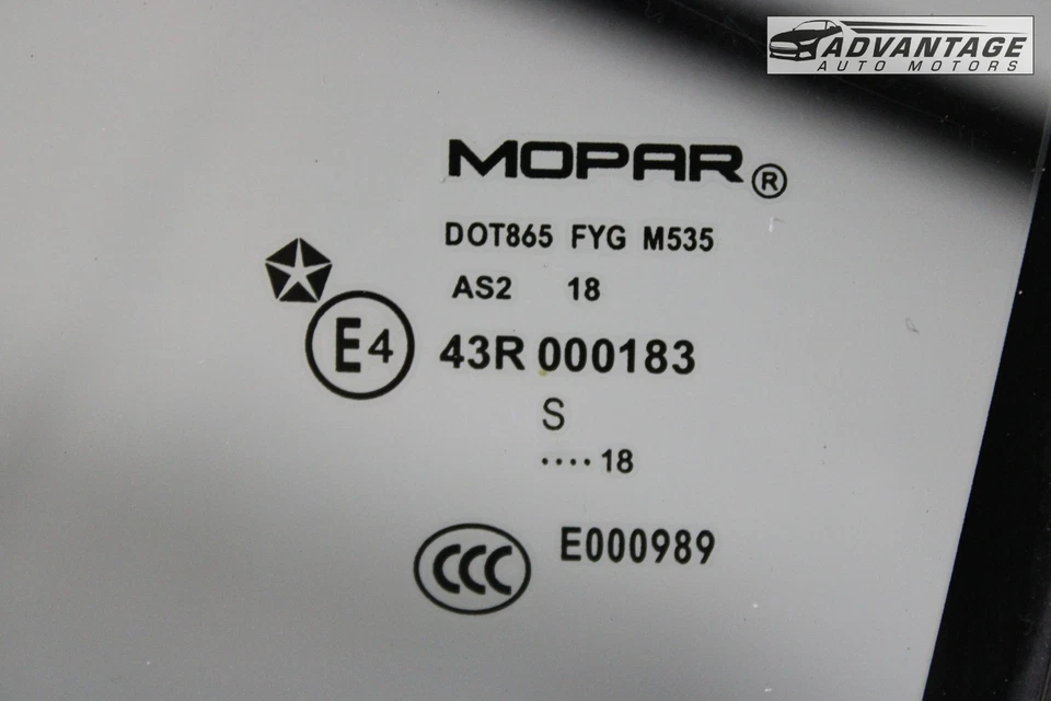 Cargador Dodge 2011-2023 puerta trasera izquierda ventana canal con cristal OEM Foto 4 de 4