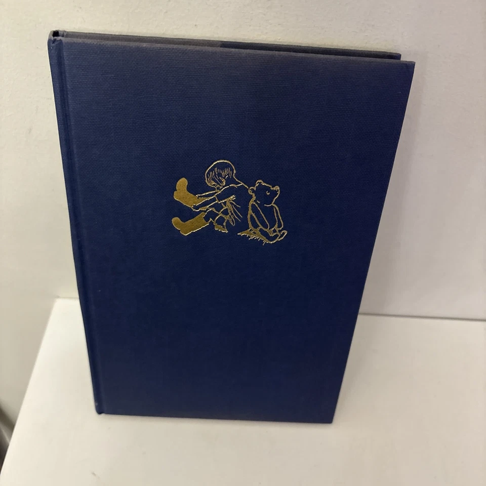 Winnir The Pooh Vintage Book A.A Milne Blue Hardback Book Methuen 1983 Print - Image 3 of 4