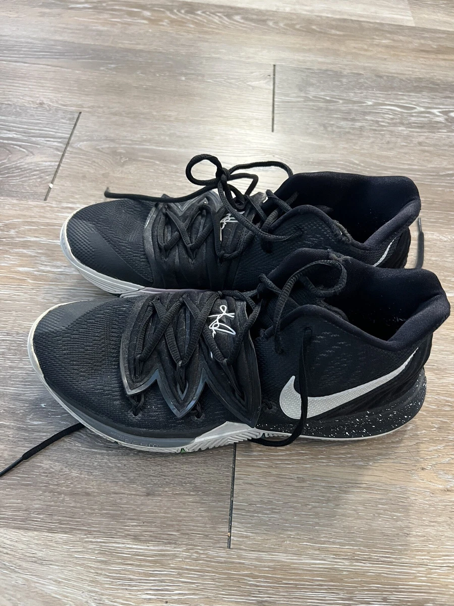 Size 10.5 Nike Kyrie 5 Black Magic 2018