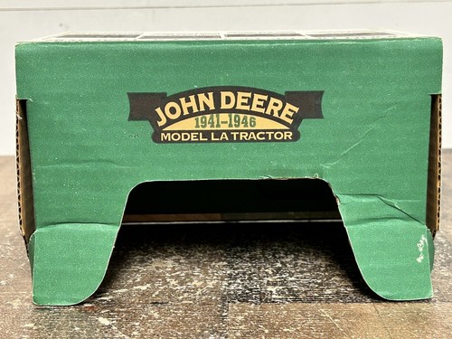 SpecCast 1/16 John Deere 1941-1946 Model LA Tractor Box Box Only No Tractor - Picture 19 of 19