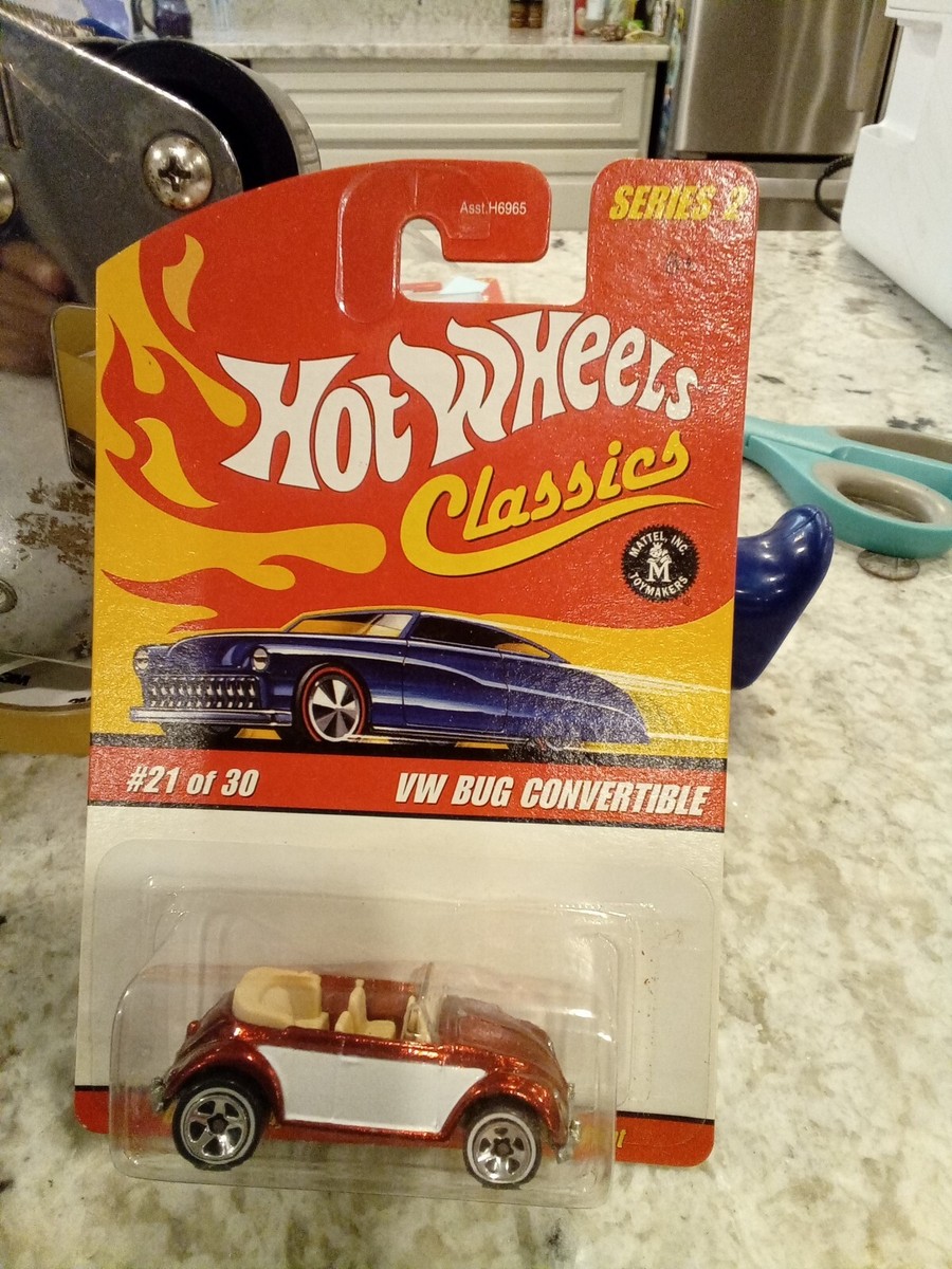 ミニカー Hotwheels VW Bug convertible Amazon.com: Hot Wheels Classic Series 2: VW Bug Convertible