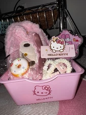 Hello Kitty: Five Items for Five dollars / HELLO KITTY MINI BOX W/ ONE FREE GIFT