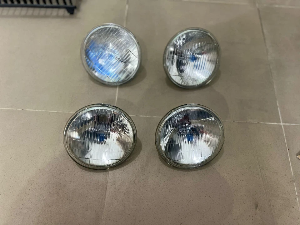 Montaje completo de faros Toyota Corolla Conversion 1970-1983 -KE70-TE72-KE75 Foto 3 de 4