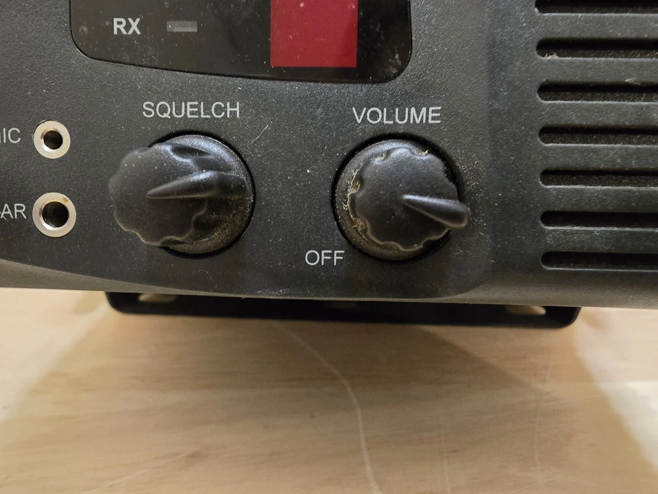 RadioShack 19-1210 Banda Empresarial Transceptor Móvil MURS VHF FM Radio de 2 Canales Foto 2 de 4