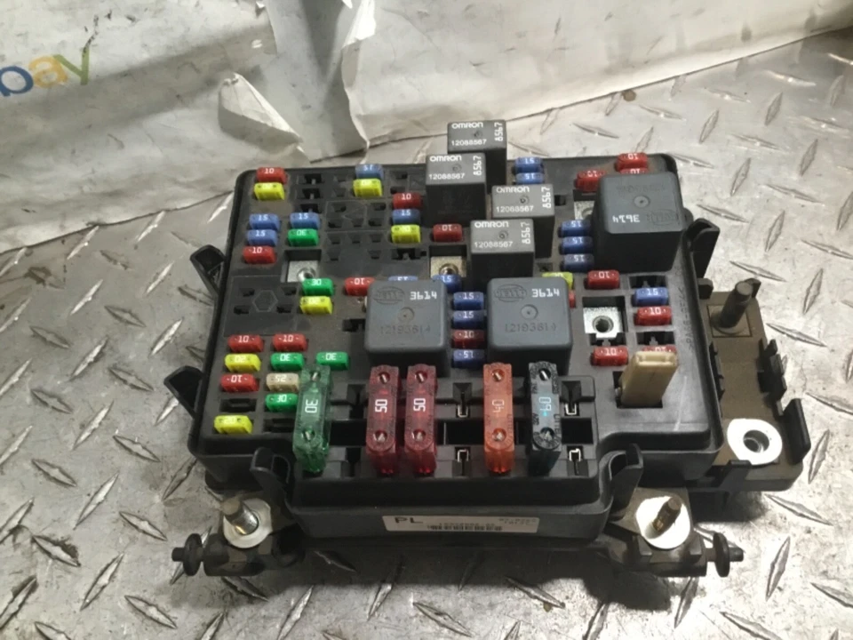 2002 SILVERADO 2500HD 6.0 2WD GMC SIERRA 熔断器原始设备制造商 P/N 15328806-05  — 第 2/4 张图片