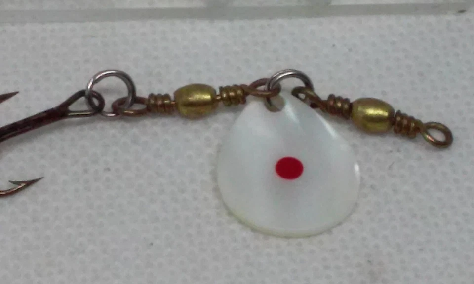 Señuelo de pesca de trucha/bajo giratorio en línea madreperla 1/2" MARATHON TACKLE de colección Foto 2 de 4