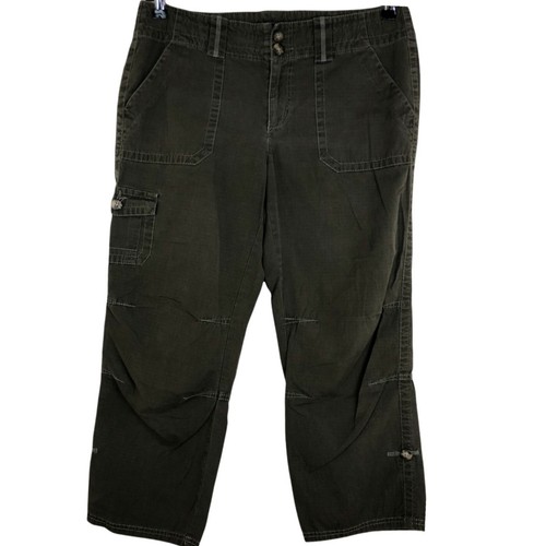 Eddie Bauer Ripstop Cargo Capri Crop 