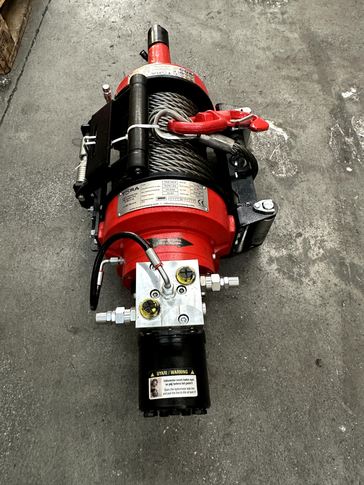 18.000 LBS Hydraulic Winch Including 82 ft Steel Cable  and Hook