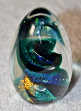 BSG 1996 Egg Shape Beautiful Blue Colors Glittered Clear Glass Paperweight 3"