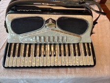 Verona Artiste Piano Accordion Bass Pearl/Cream Italy 1950s W/Case