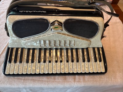 Verona Artiste Piano Accordion Bass Pearl/Cream Italy 1950s W/Case