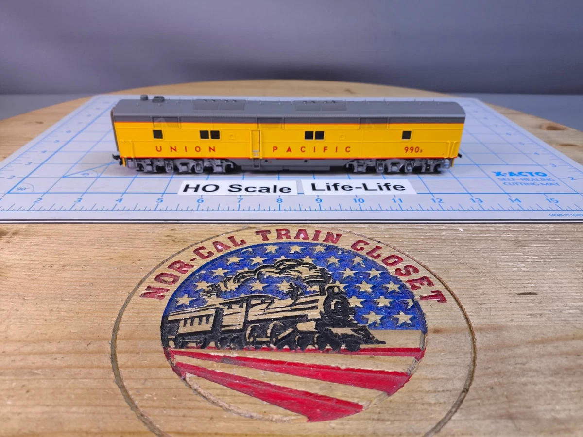 PROTO 2000 Union Pacific Railroad HO Diesel Locomotive Model