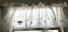 NIP JCPenney Shabby Chic Roses Embroidered Kitchen Curtain Valance Lace 72x14