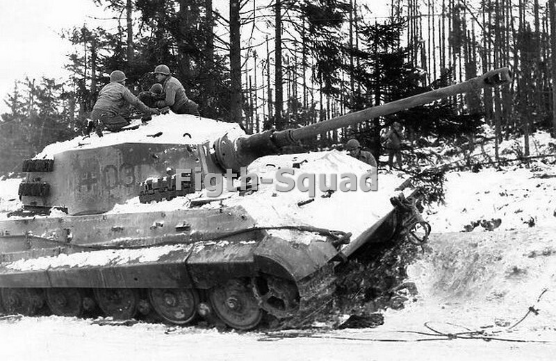 WW2 Picture Photo Battle Bulge US soldiers German Tiger II Tank 8030 | eBay