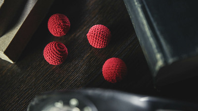 Crochet Ball Set (Red) by TCC Häkelbälle rot Bälle für Becherspiel 4 Stück