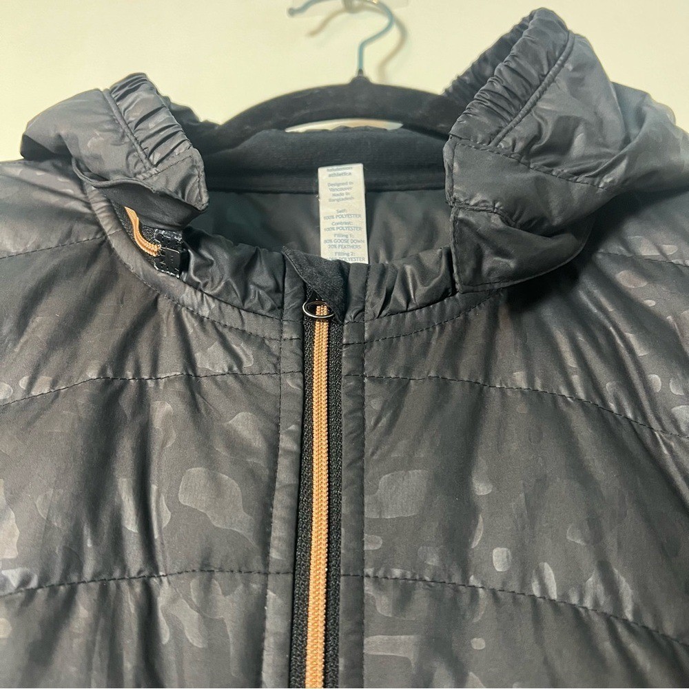 Lululemon Spring Fling Puffy Windbreaker Black Animal Swirl Embossed Sz 8 View 4