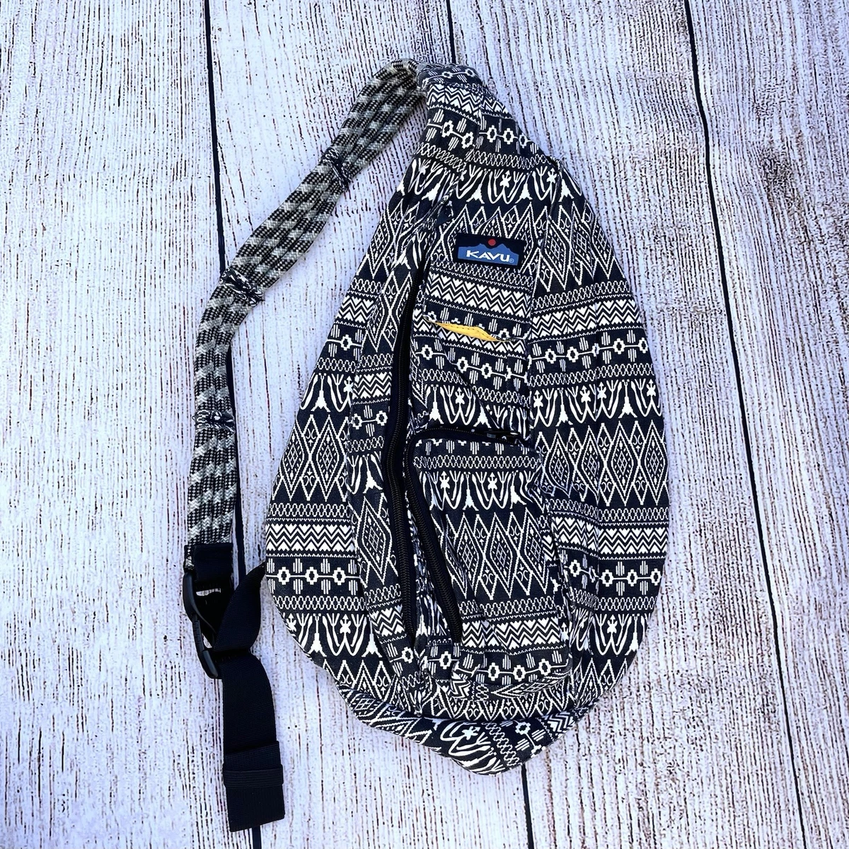 KAVU Rope Bag Zip Animal Print Bags & Handbags for Women for  display picture 1