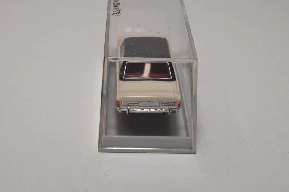 B8 1:87 BREKINA 19440 FORD TAUNUS 26M 26M P7B TETTO NERO CREMA NUOVO CON SCATOLA - Immagine 4 di 4