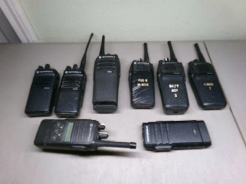 LOT OF 8 MOTOROLA XPR6100/6350/3300/CP185/CP200D/SL300 TWO-WAY RADIOS