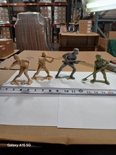 Vintage 1960's 1 Tim-Mee Toys 5in/ 3 Louis Marx 6in Plastic Toy Soldier Figures