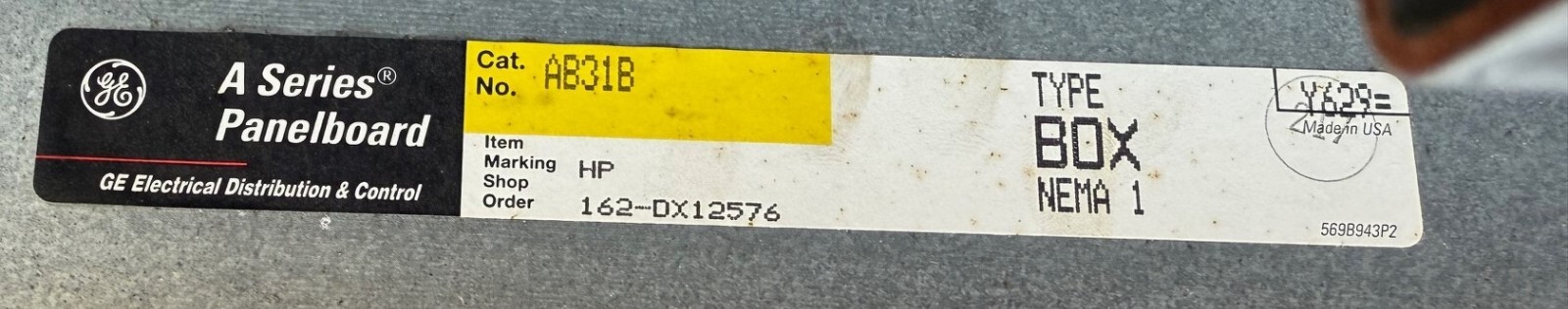General Electric AQF118MB 120/240 V 125 A with Cover & 12 - THHQB120 Breakers