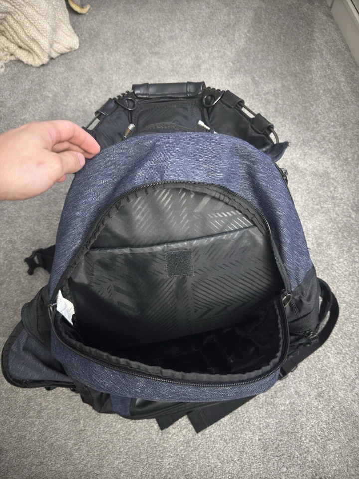 Mochila para fregadero de cocina Oakley 34 litros portátil bolsillo táctico equipo de campo senderismo Foto 3 de 4