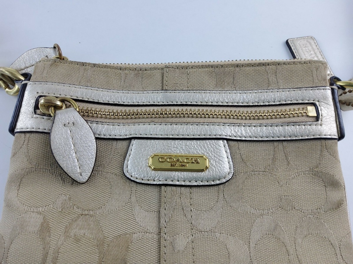 Coach Signature Crossbody 42190 Swingpack Shoulder Handbag Purse