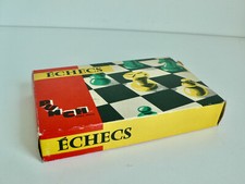 ANCIEN JEU D'ECHECS PORTATIF DANS SA BOITE - COMPLET