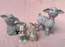 2 Adorable 5" Ceramic Lambs & 2 Resin 2,5" EASTER Bunnies