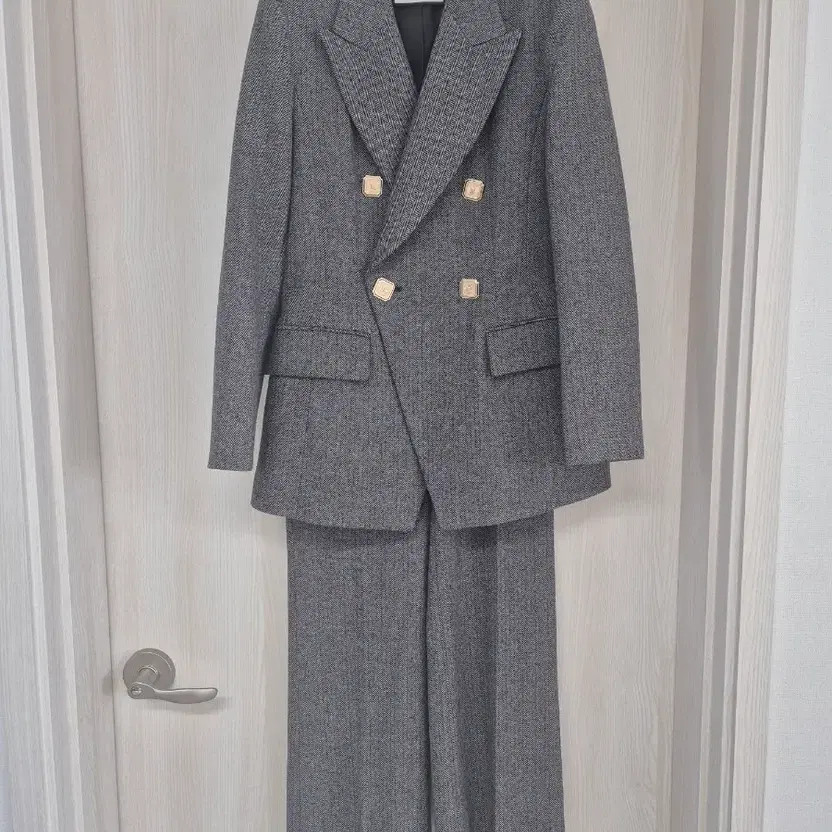 Mojo Spin Herringbone Double Button Suit Set - image 4