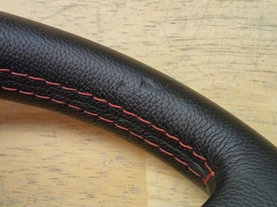 最終値下げ】MOMO モモ ステアリング TYP D32 KBA 70142 最終値下げ