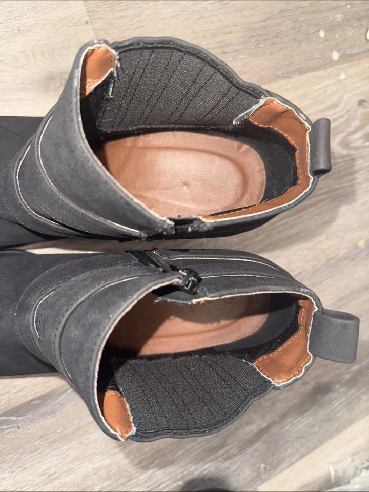 Botines Qupid negros lisos punta cerrada hebilla acento tacón bloque 10M Foto 3 de 4