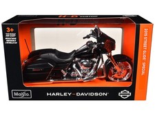 2015 Harley-Davidson Street Glide 1/12 Diecast Motorcycle Model by Maisto