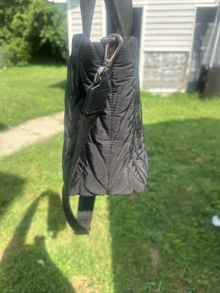 Bolso de Mano Grande Kate Spade Of New York Acolchado Nylon Foto 2 de 4