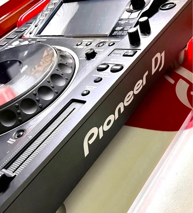 Pioneer CDJ-2000NXS2 Pro DJ Multi Player Digital Turntable