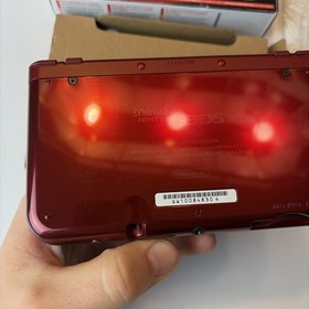Nice! Nintendo New 3DS XL Red Box Complete W Charger Stylus Top IPS US Model
