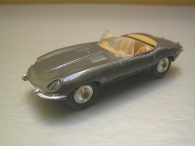 コーギー　ミニカー　CORGI TOYS 307 E TYPE JAGUAR Corgi Toys 307 Jaguar E Type Convertible made in Great Britain 1