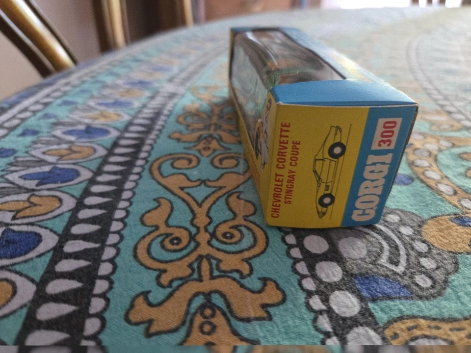 CORGI 300 CHEVY CORVETTE STINGRAY COUPE VINTAGE ORIGINAL IMMACULATE BOXED (L243) - Image 3 of 4