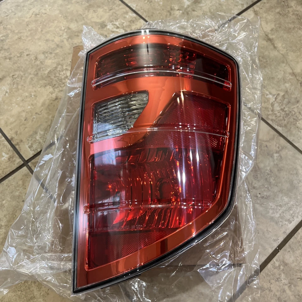 Luz trasera halógena Honda Ridgeline 2009-2011 pasajero lado derecho ¡Nueva bonita! Foto 3 de 4