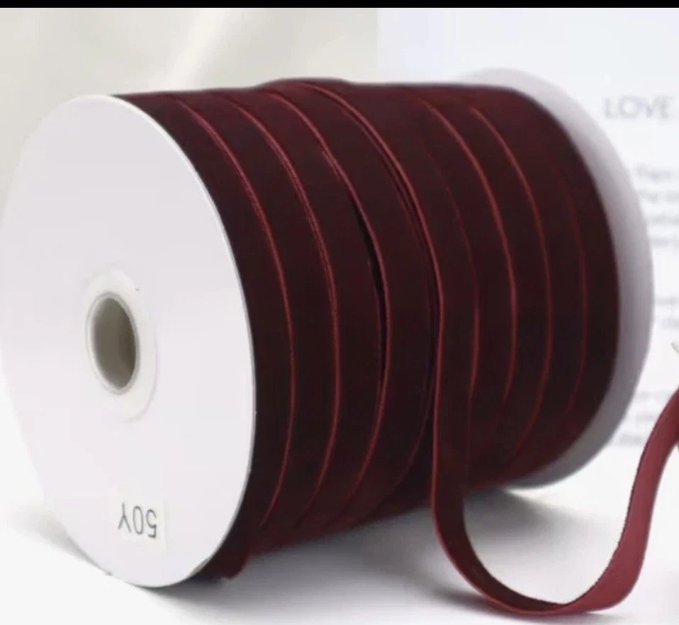 Christmas deep Green and Red velvet ribbon 10mm wide 4x 5m Lengths  20m total - Image 3 of 3